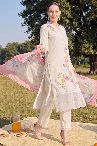 Women Floral Embroidered Regular Thread Work Kurta with Trousers & With Dupatta