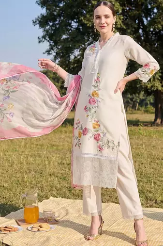 Women Floral Embroidered Regular Thread Work Kurta with Trousers & With Dupatta