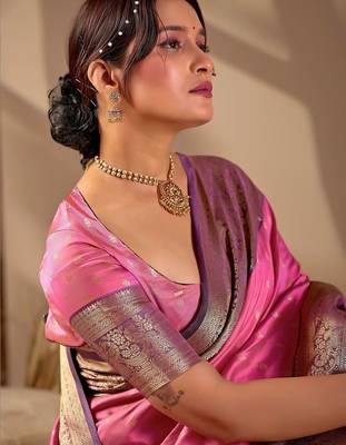 Pink silk blend woven design saree with blouse 4