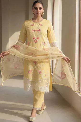 Women Floral Embroidered Regular Thread Work Kurta with Trousers & With Dupatta