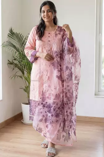 Women Floral Embroidered Regular Thread Work Kurta with Trousers & With Dupatta