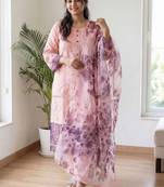 Women Floral Embroidered Regular Thread Work Kurta with Trousers & With Dupatta