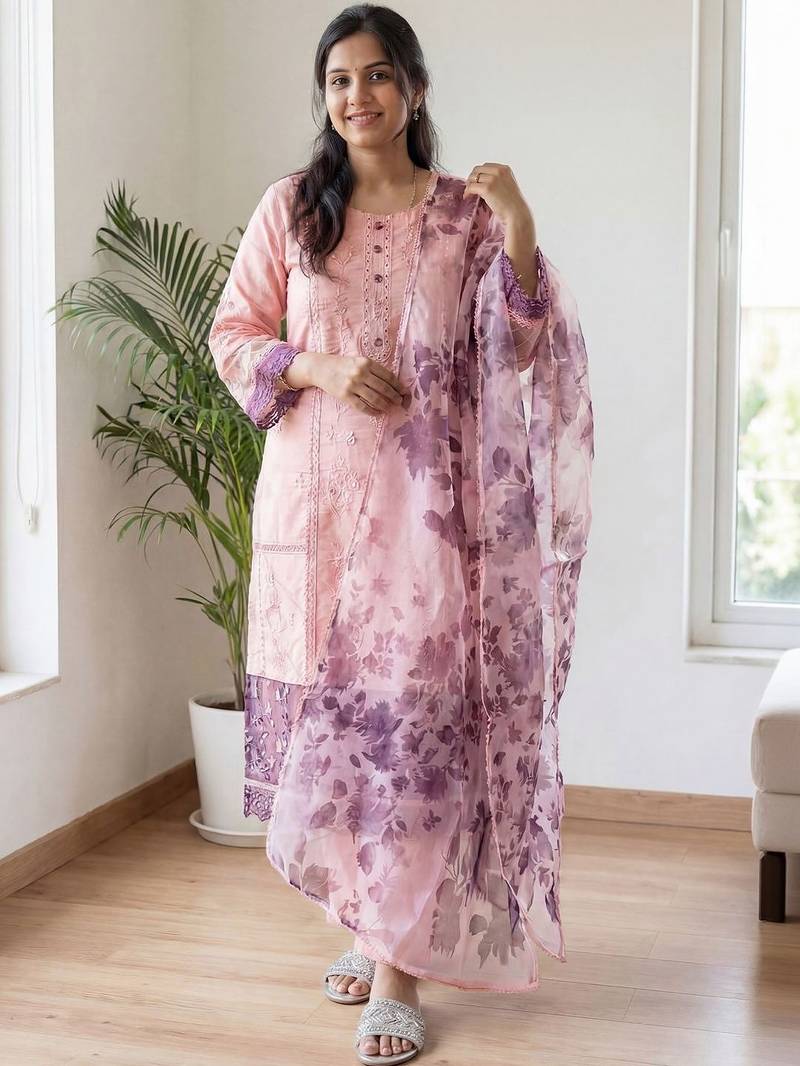 Women Floral Embroidered Regular Thread Work Kurta with Trousers & With Dupatta