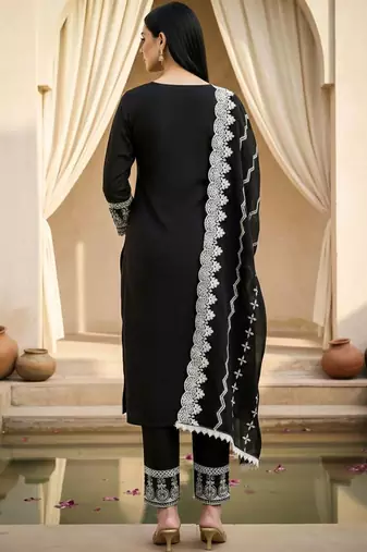 Women Motifs Embroidered Thread Work Pure Cotton Kurta with Trousers & Dupatta
