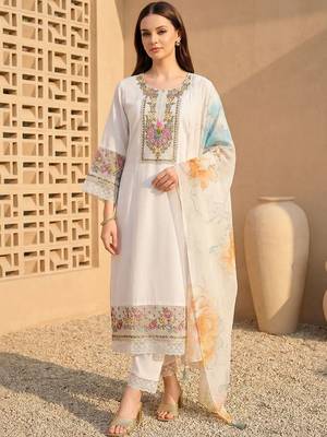 Women Floral Embroidered Regular Thread Work Liva Kurta with Trousers & With Dupatta 1