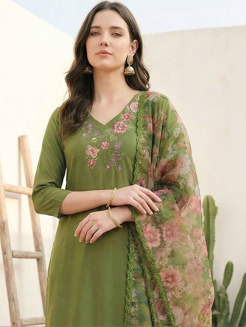 Women Floral Embroidered Regular Thread Work Liva Kurta with Trousers & With Dupatta