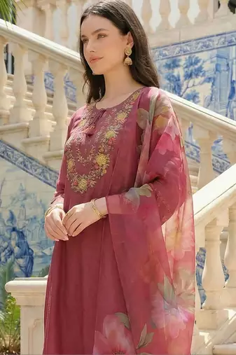 Women Floral Embroidered Regular Thread Work Kurta with Trousers & With Dupatta