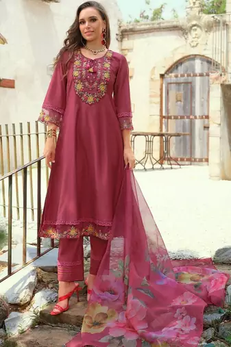 Women Floral Embroidered Regular Thread Work Kurta with Trousers & With Dupatta