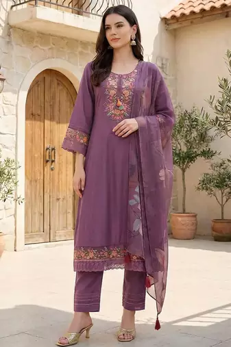 Women Floral Embroidered Regular Thread Work Liva Kurta with Trousers & With Dupatta