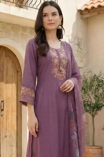 Women Floral Embroidered Regular Thread Work Liva Kurta with Trousers & With Dupatta