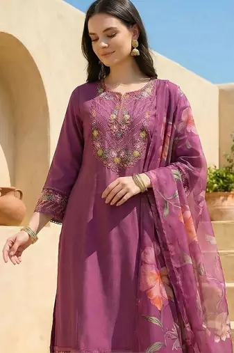 Women Floral Embroidered Regular Thread Work Kurta with Trousers & With Dupatta