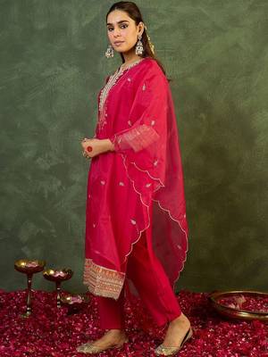 Women Ethnic Motifs Embroidered Gotta Patti Kurta with Trousers & With Dupatta 3