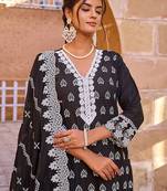 Women Floral Embroidered Regular Pure Cotton Kurta with Trousers & With Dupatta