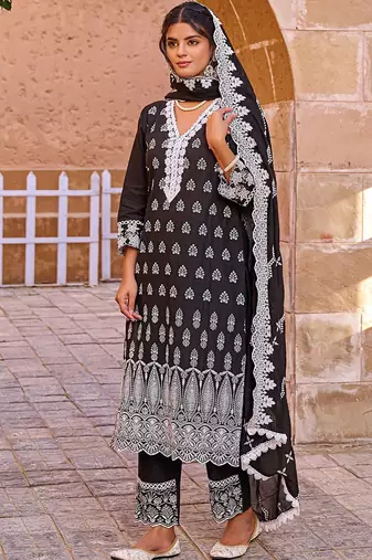 Women Floral Embroidered Regular Pure Cotton Kurta with Trousers & With Dupatta