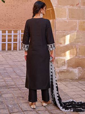 Women Floral Embroidered Regular Pure Cotton Kurta with Trousers & With Dupatta 5
