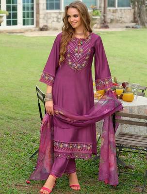 Floral Embroidered Thread Work Tieup Neck A-Line Kurta With Trousers & Dupatta 5