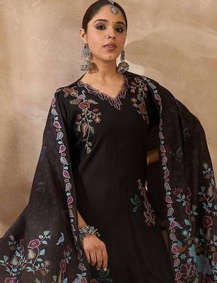Women Ethnic Motifs Regular Thread Work Kurta with Trousers & With Dupatta 1