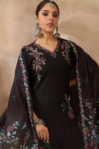 Women Ethnic Motifs Regular Thread Work Kurta with Trousers & With Dupatta