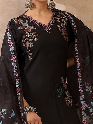 Women Ethnic Motifs Regular Thread Work Kurta with Trousers & With Dupatta 3