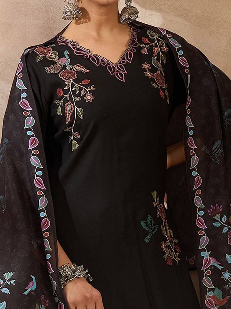 Women Ethnic Motifs Regular Thread Work Kurta with Trousers & With Dupatta