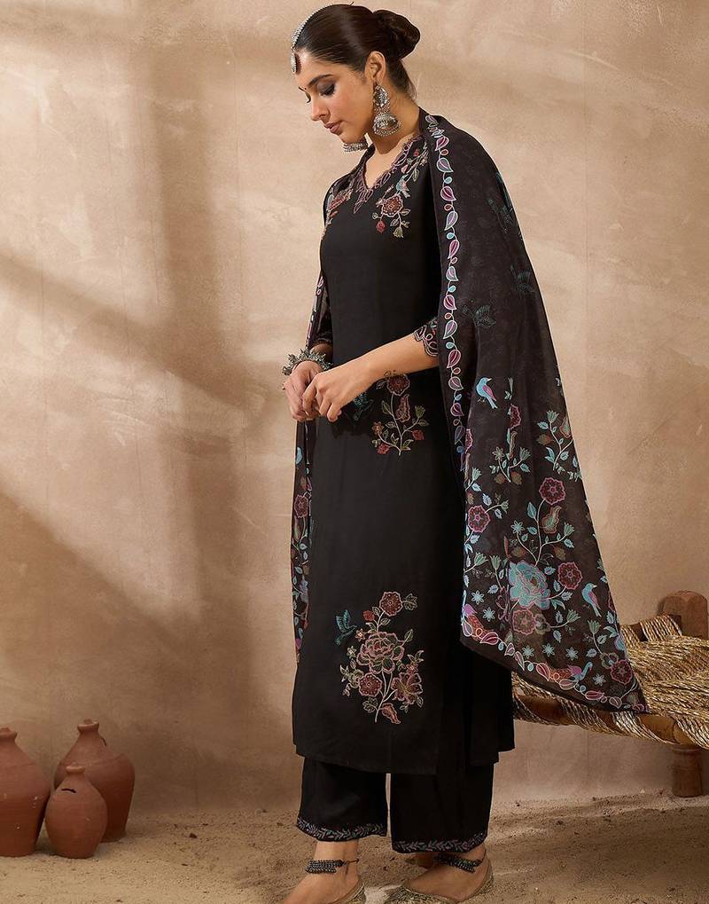 Women Ethnic Motifs Regular Thread Work Kurta with Trousers & With Dupatta