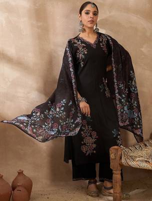 Women Ethnic Motifs Regular Thread Work Kurta with Trousers & With Dupatta 6