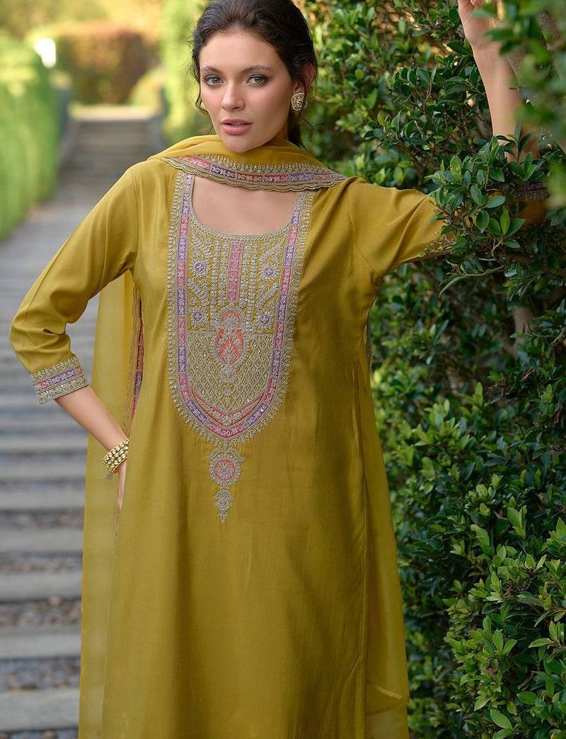 Ethnic Motifs Embroidered Straight Kurta with Trousers & Dupatta
