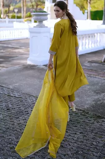 Ethnic Motifs Embroidered Straight Kurta with Trousers & Dupatta