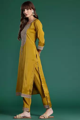 Ethnic Motifs Embroidered Sequinned Kurta with Trousers & With Dupatta