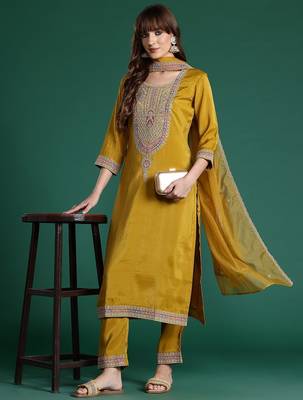 Ethnic Motifs Embroidered Sequinned Kurta with Trousers & With Dupatta 8