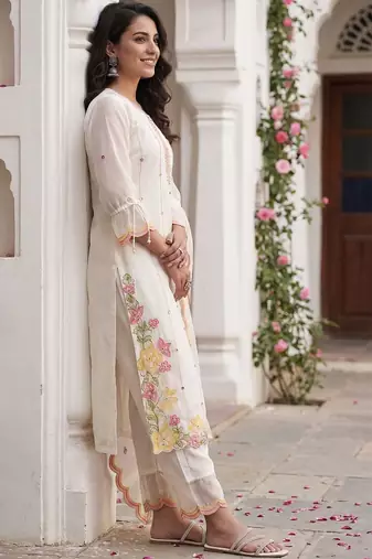 Women Floral Embroidered Regular Mirror Work Kurta with Trousers & With Dupatta