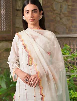 Women Floral Embroidered Regular Mirror Work Kurta with Trousers & With Dupatta 1