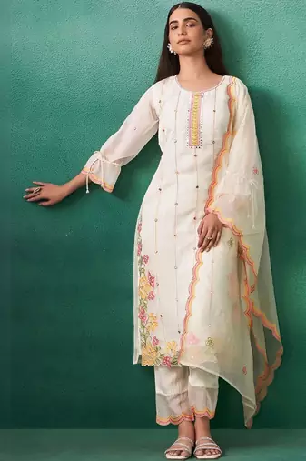 Women Floral Embroidered Kurta with Trousers & Dupatta