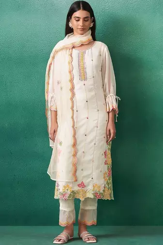 Women Floral Embroidered Kurta with Trousers & Dupatta
