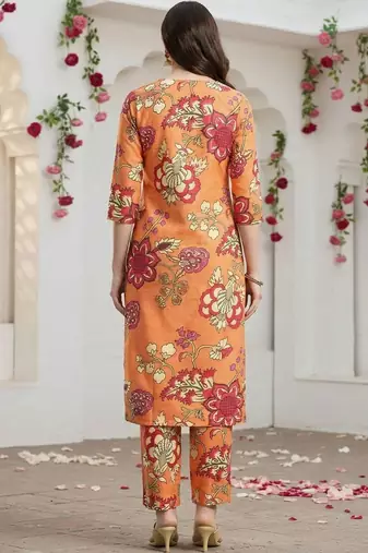 Women Floral Printed Regular Kurta with Trousers
