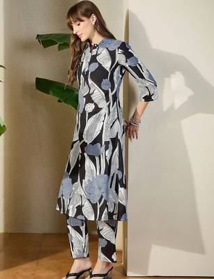 Women Floral Printed Regular Pure Cotton Kurta with Trousers 6
