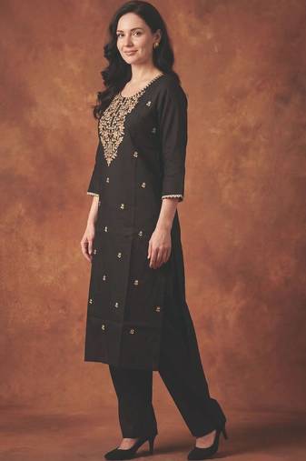 Women Floral Embroidered Regular Thread Work Kurta with Trousers