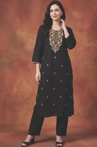Women Floral Embroidered Regular Thread Work Kurta with Trousers