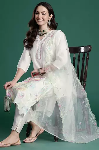 Floral Embroidered Thread Work Kurta with Trousers & With Dupatta
