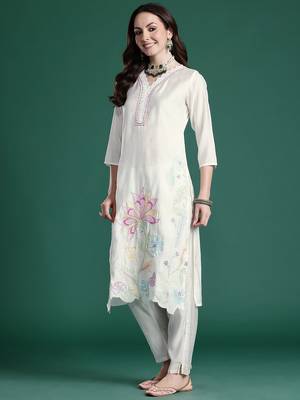 Floral Embroidered Thread Work Kurta with Trousers & With Dupatta 5