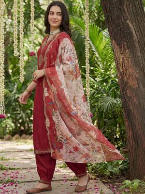 Women Ethnic Motifs Embroidered Regular Thread Work Kurta with Patiala & With Dupatta 1