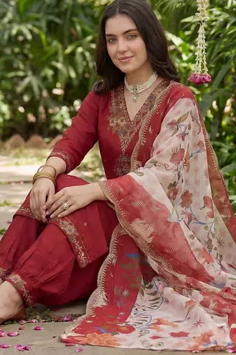 Women Ethnic Motifs Embroidered Regular Thread Work Kurta with Patiala & With Dupatta
