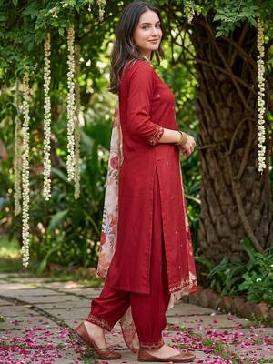 Women Ethnic Motifs Embroidered Regular Thread Work Kurta with Patiala & With Dupatta 4