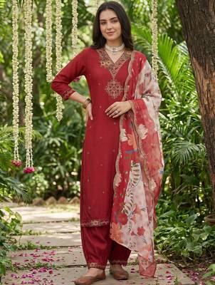 Women Ethnic Motifs Embroidered Regular Thread Work Kurta with Patiala & With Dupatta 5