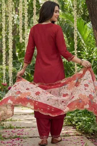 Women Ethnic Motifs Embroidered Regular Thread Work Kurta with Patiala & With Dupatta