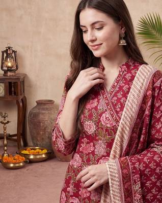 Women Floral Printed Angrakha Pure Cotton Kurta with Trousers & With Dupatta 3