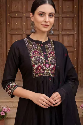 Women Ethnic Motifs Embroidered Regular Thread Work Pure Cotton Kurta with Trousers & With Dupatta