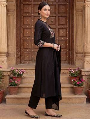 Women Ethnic Motifs Embroidered Regular Thread Work Pure Cotton Kurta with Trousers & With Dupatta 3