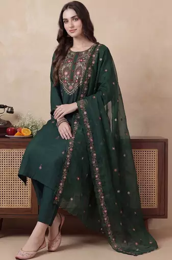 Women Floral Embroidered Regular Thread Work Kurta with Trousers & With Dupatta