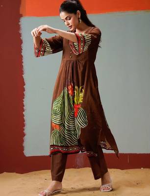 Women Printed Regular Pure Cotton Kurta with Trousers 7